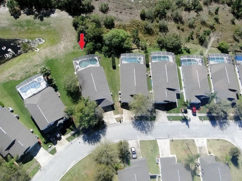 South Facing/pet Friendly Pool ! 5 Bedroom Home