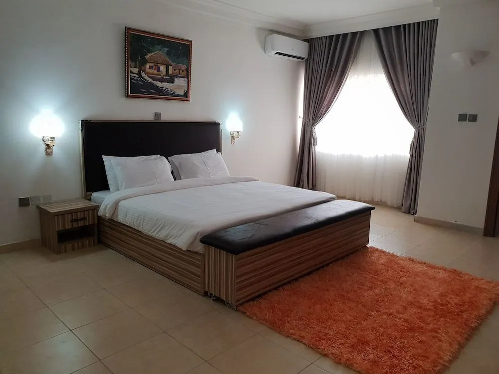 Serendib Hotel and Apartments - фото 7