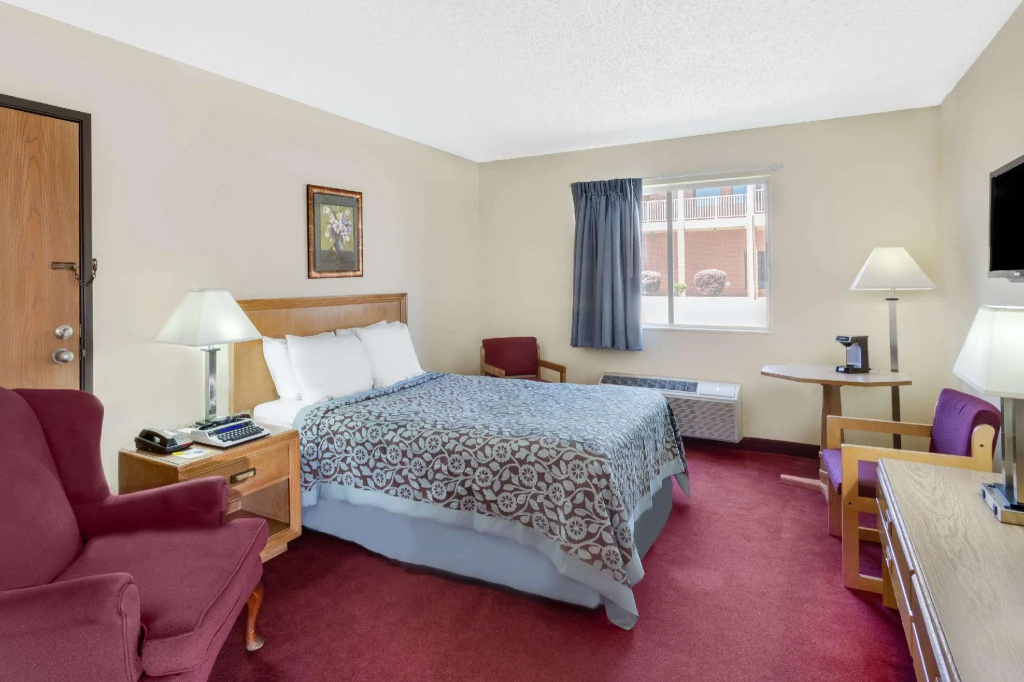 Standard Double room (full double bed)