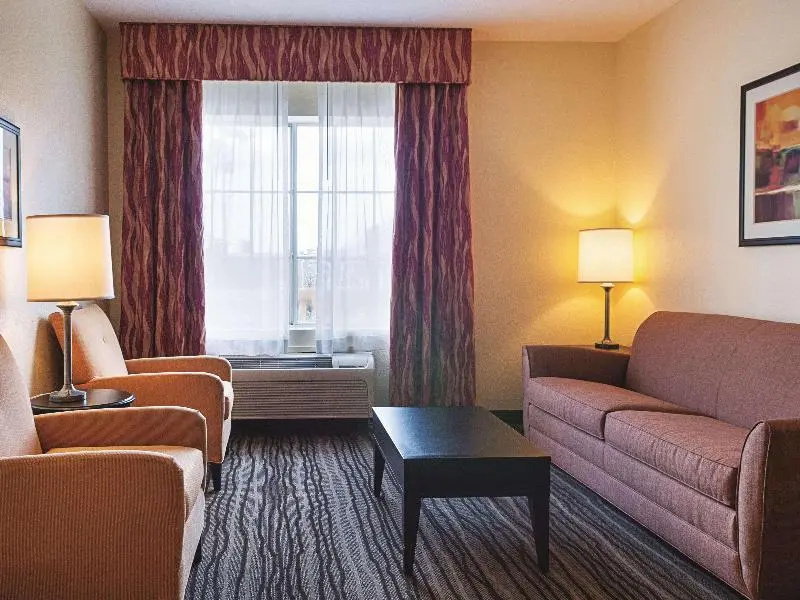 La Quinta Inn & Suites by Wyndham Slidell - North Shore Area - Chambres
