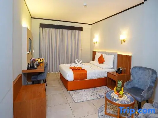 Deluxe Double room (full double bed)