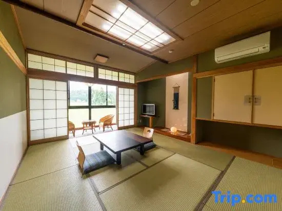 Standard room with mountain view