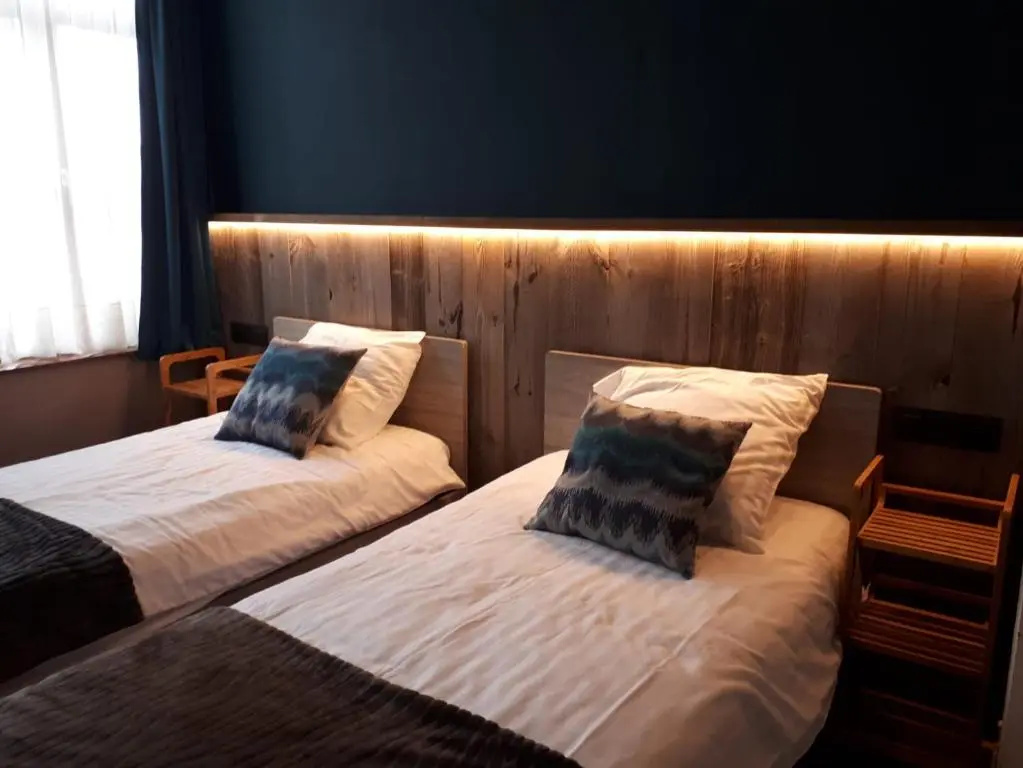 Economy room