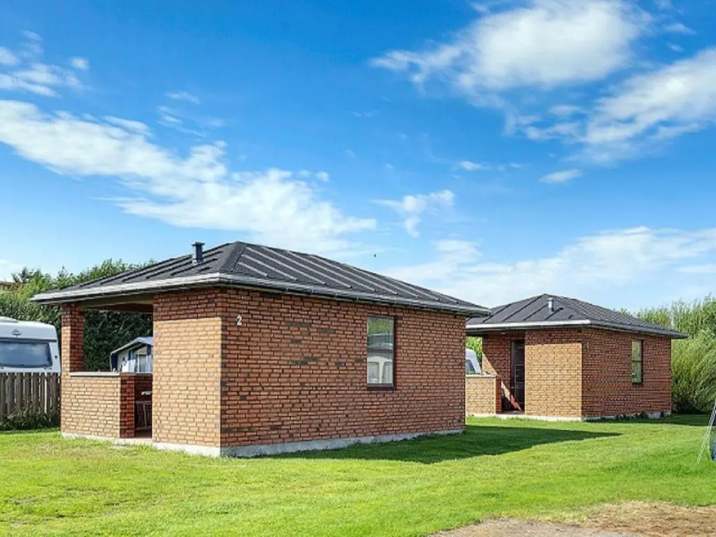 2 Bedrooms Cottage