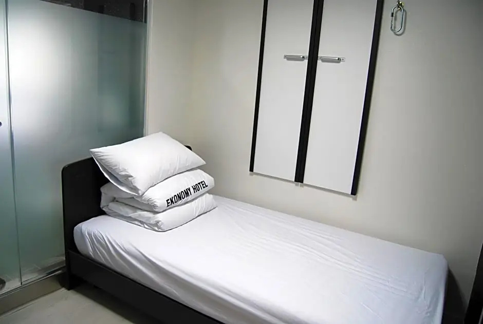 Ekonomy Hotel Nampo - Chambres