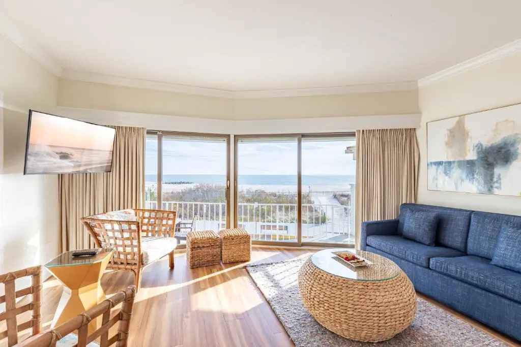 2 Bedrooms Penthouse Apartment