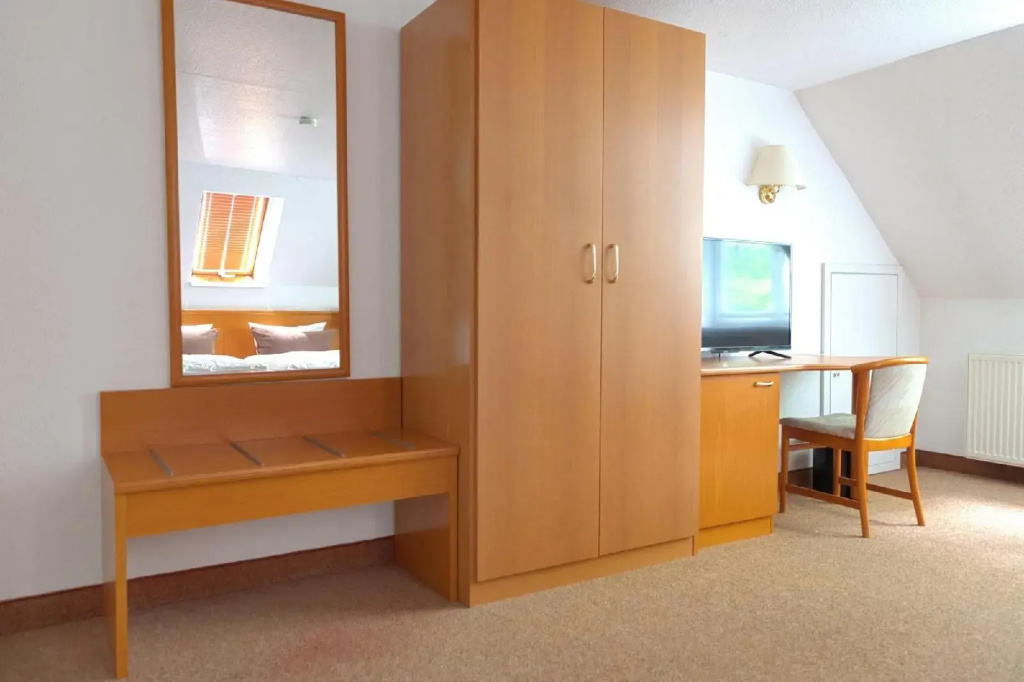 Hotel Schöne Aussicht, Stilvoll modern, direkt am Rüstersieler Hafen - Général