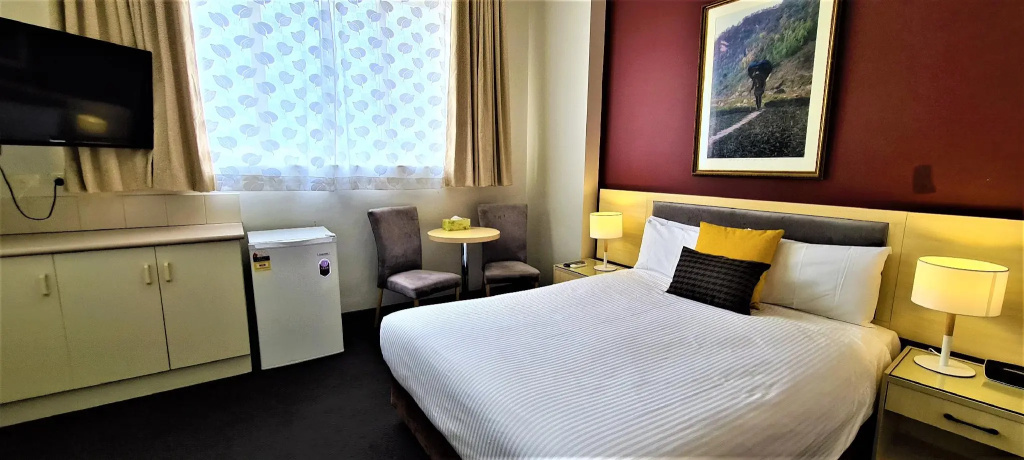 Deluxe Double room (full double bed)