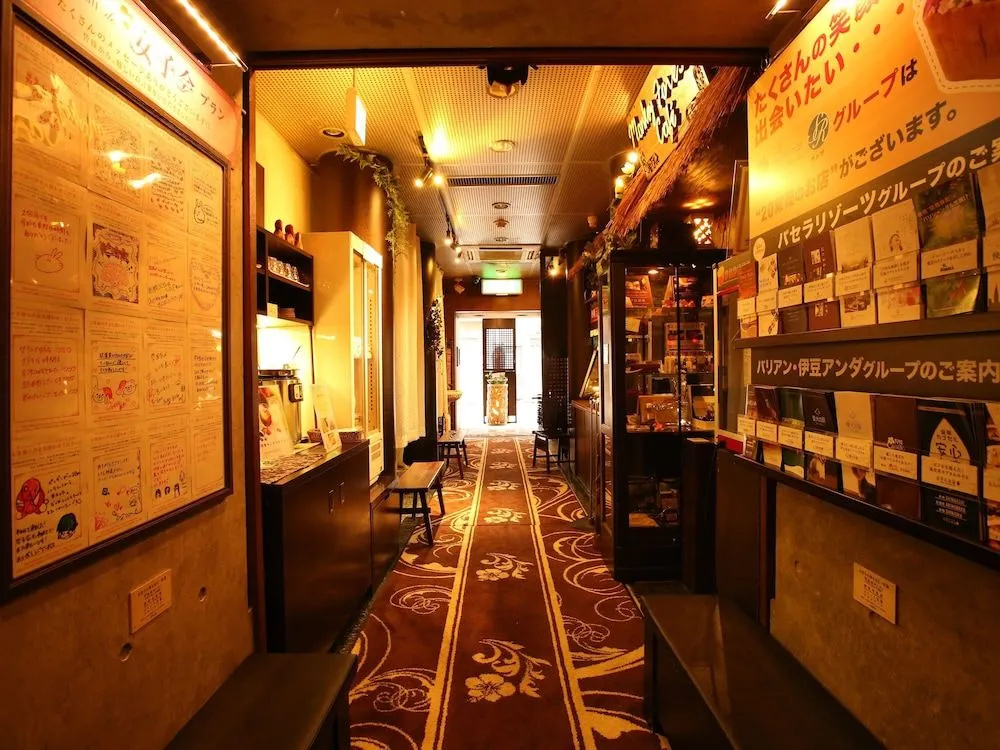 Lobby & Reception