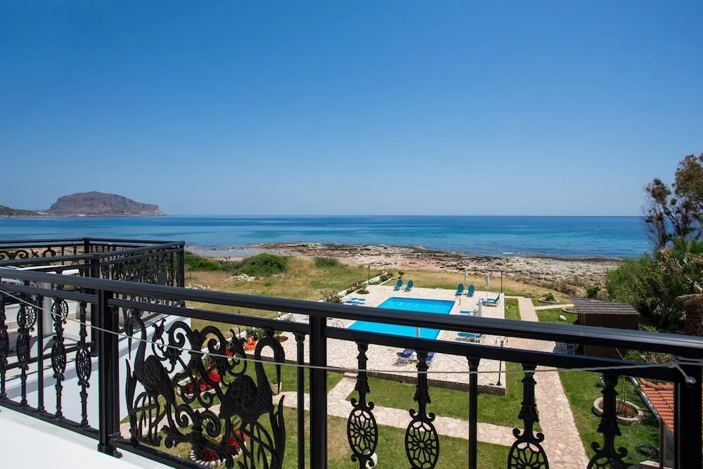 Standard Double room with pool view (full double bed)