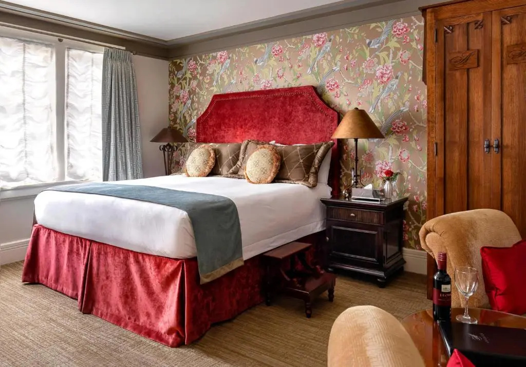 Deluxe Double room (full double bed)