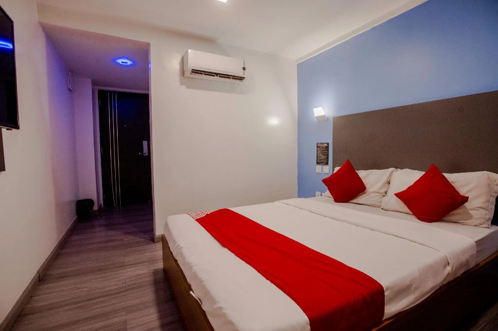 Deluxe Double room (full double bed)