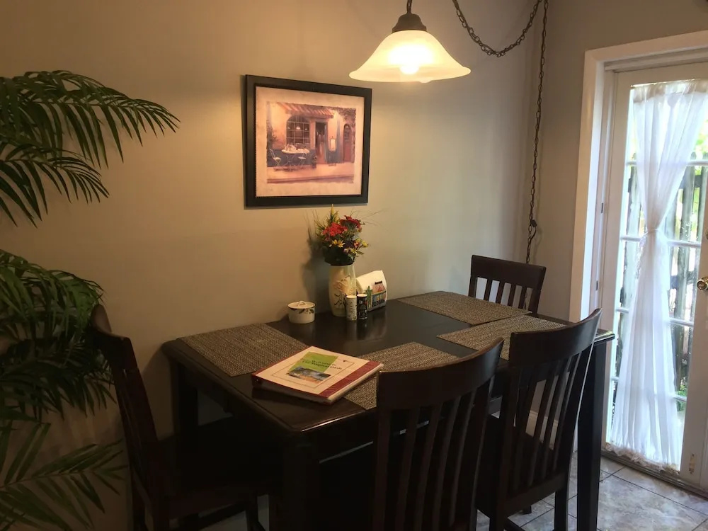 The Tropical Oasis Condos - Général