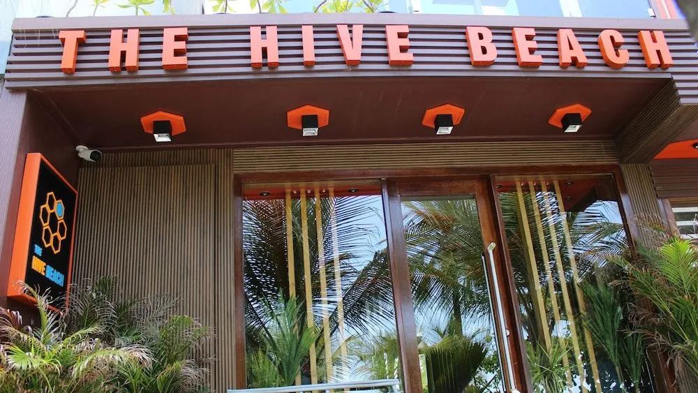The Hive Beach Hotel — фото