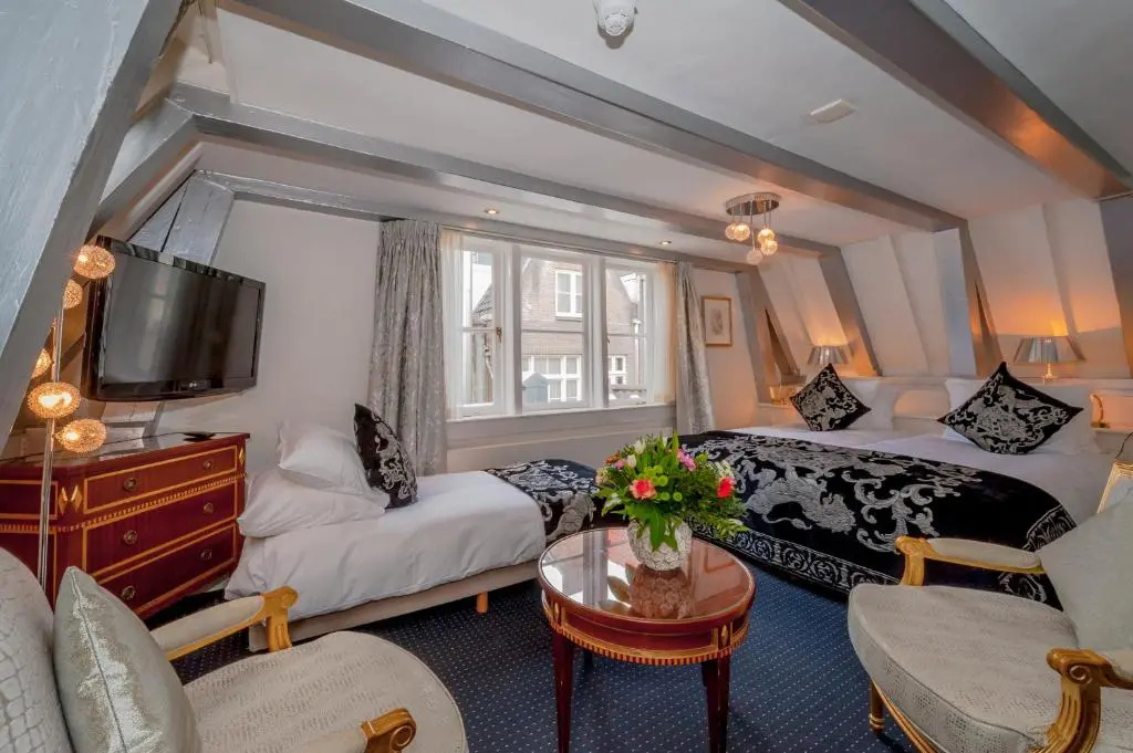 Ambassade Hotel - Chambres