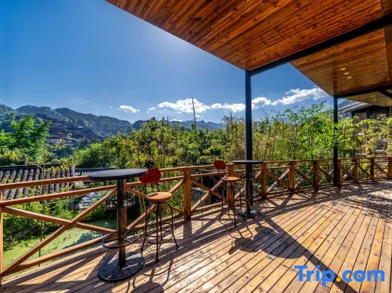 Balcony & Terrace