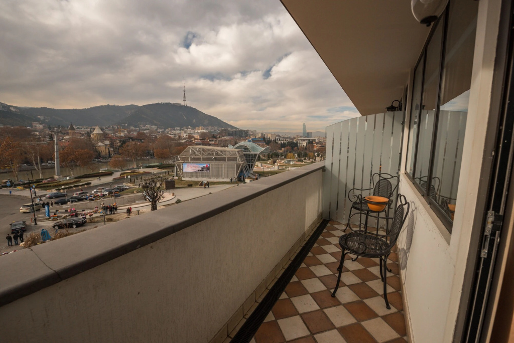 Balcony & Terrace