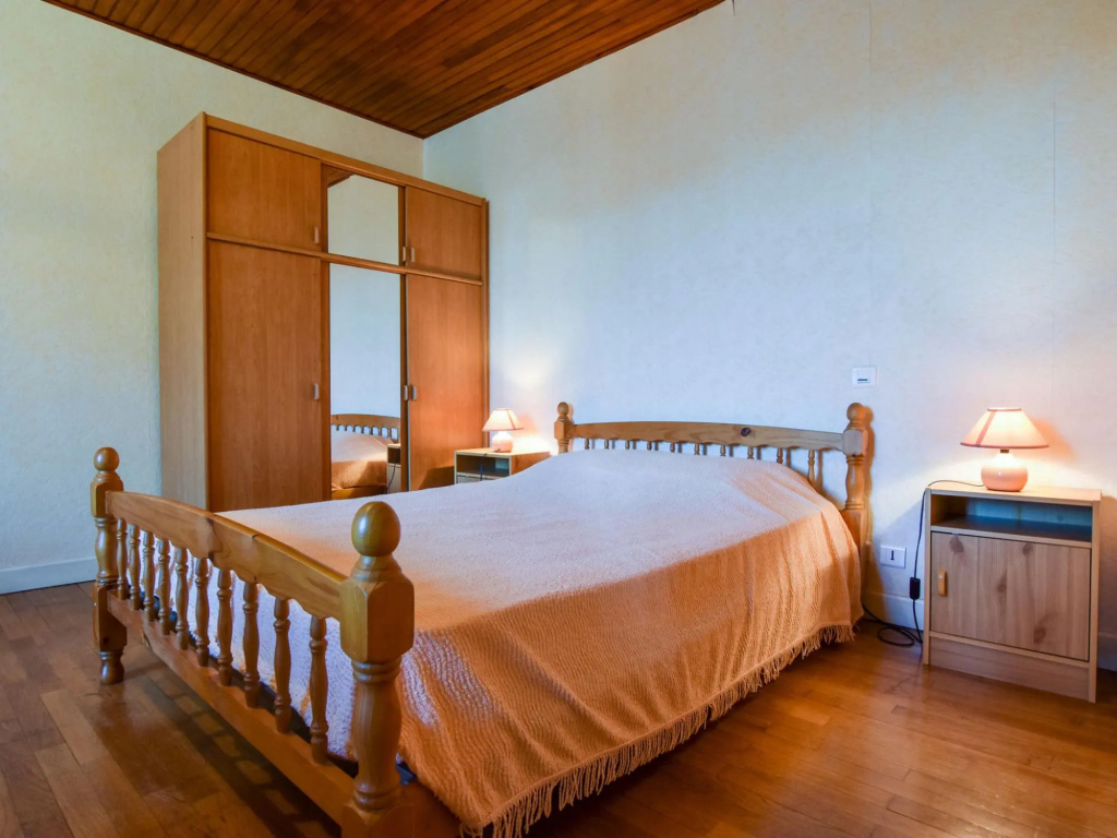 Rural Holiday Home In Sénezergues With Garden