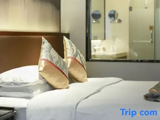 Deluxe Double room (full double bed)