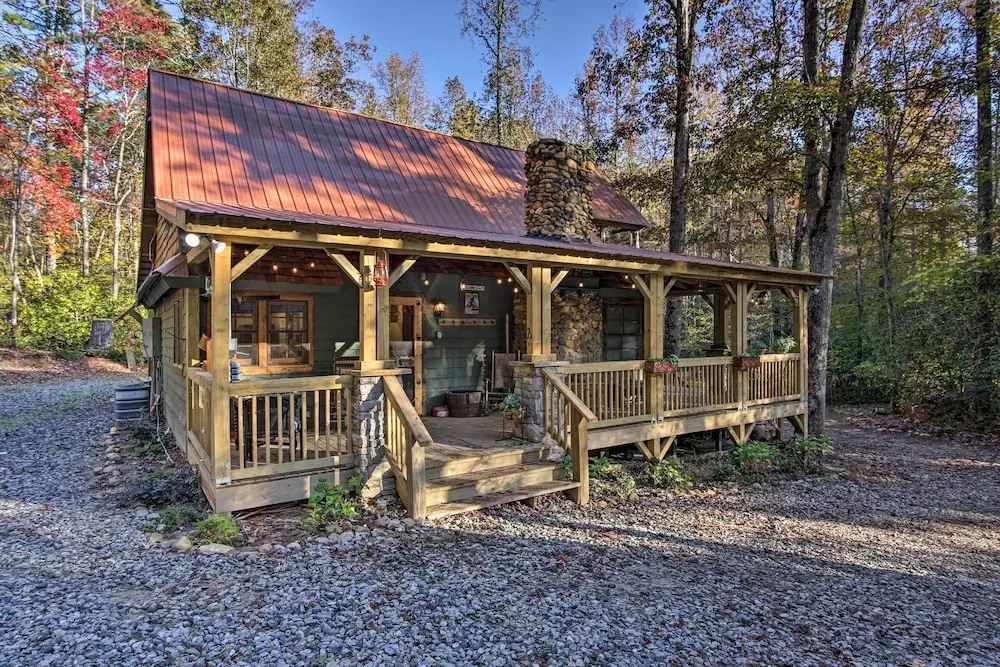 Tubes & Kayaks: 5-acre North Georgia Mtn Retreat