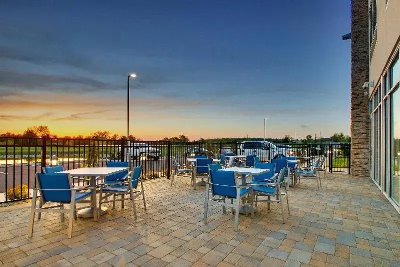 Holiday Inn Express Findlay North