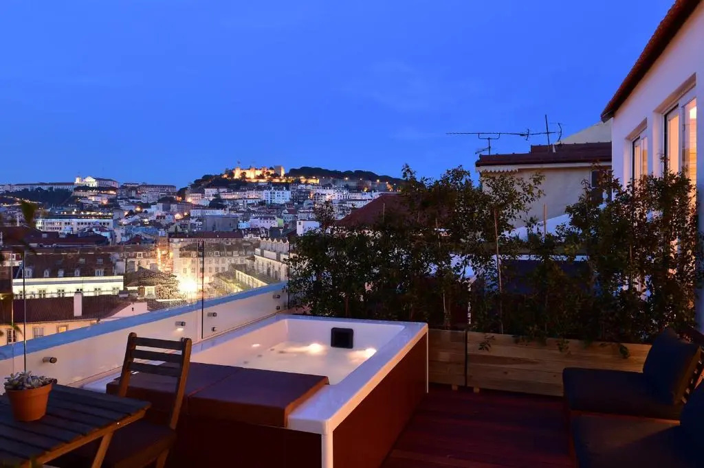 Deluxe Double room with balcony (full double bed)