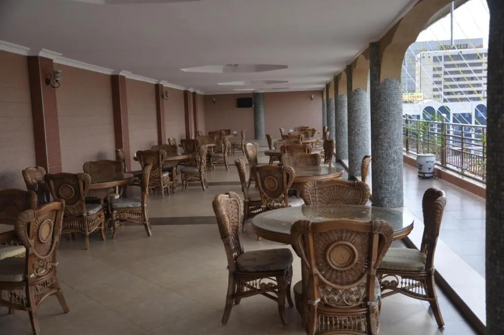 Biraj International Hotel - Chambres