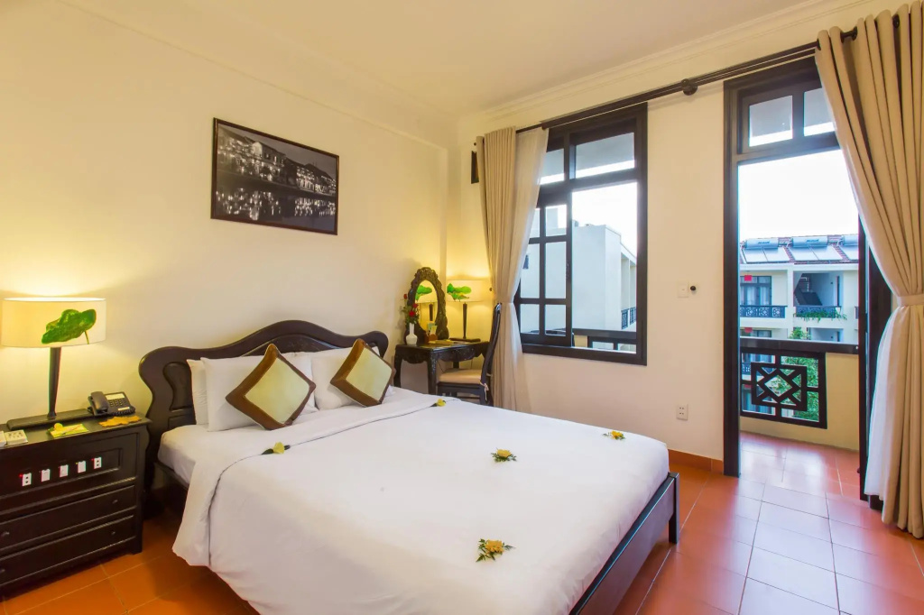 Superior Double room with garden view (full double bed)