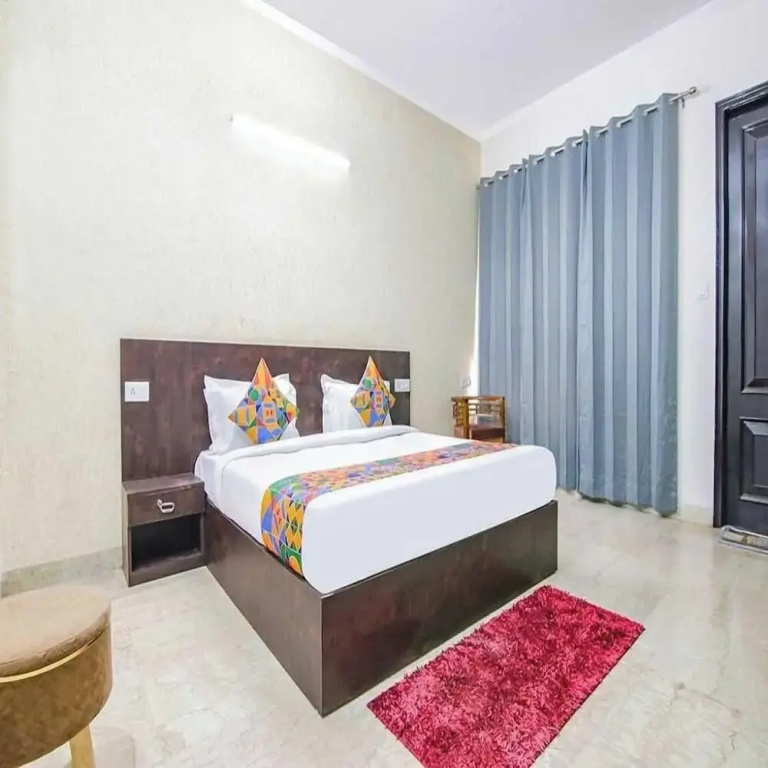 Deluxe Double room with garden view (full double bed)