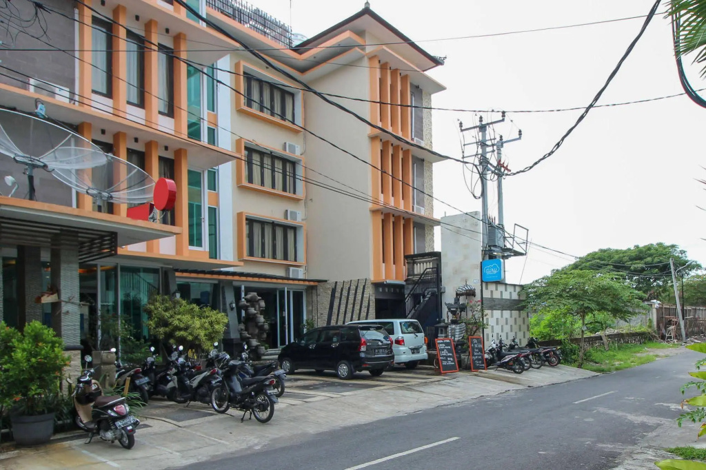 Airy Legian Shri Lakshmi Kuta Bali