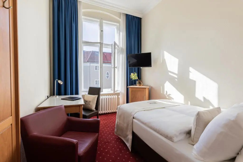Standard Double room (full double bed)