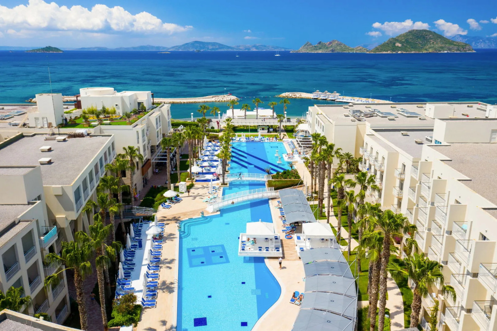 Beach & Waterfront