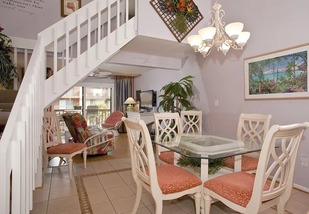 3 Bedrooms Standard room with balcony and with pool view
