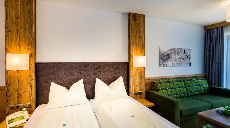 Standard Double room with balcony (full double bed)