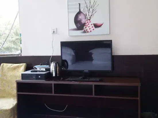 Wuyi yilin express hotel