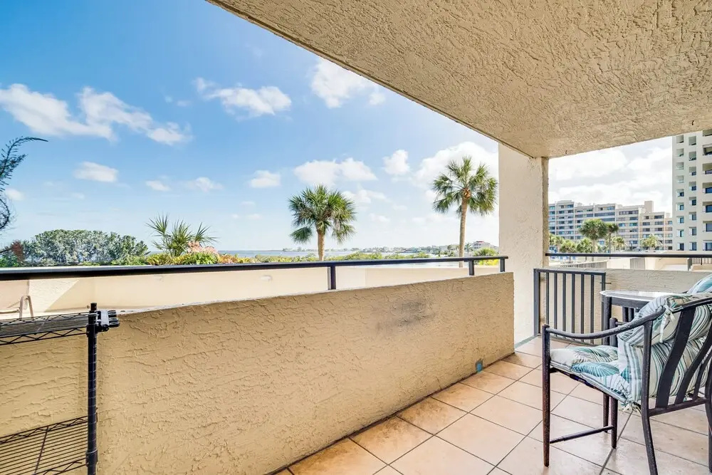 Gulf-view Condo w/ Beach Access & Patio in Hudson