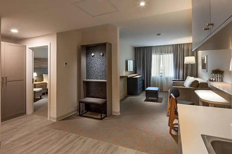 1 Bedroom Quadruple Suite