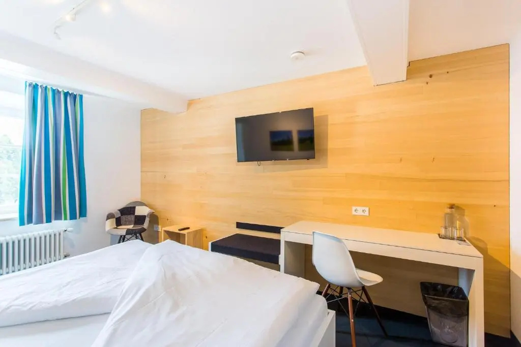 Standard Double room (full double bed)