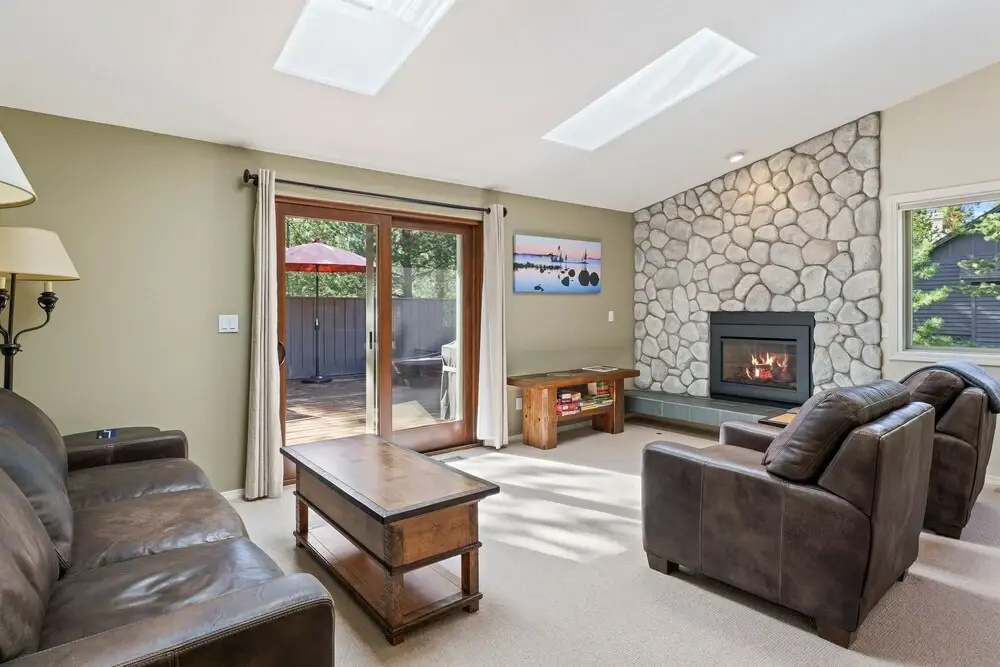 6 Dutchman 3 Bedroom Home