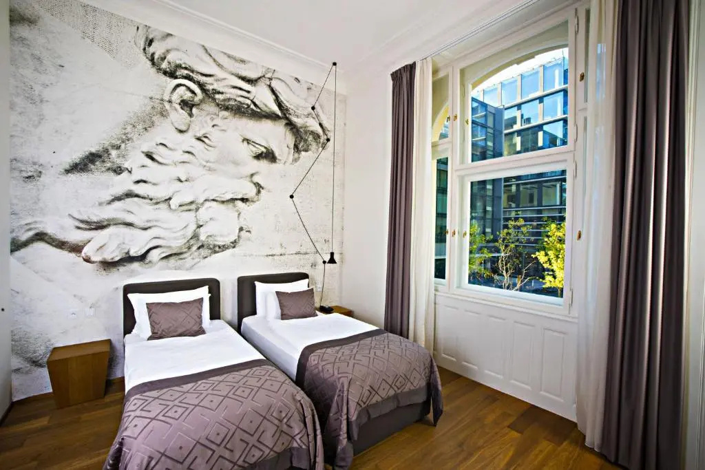 Superior Double room with square view (full double bed)