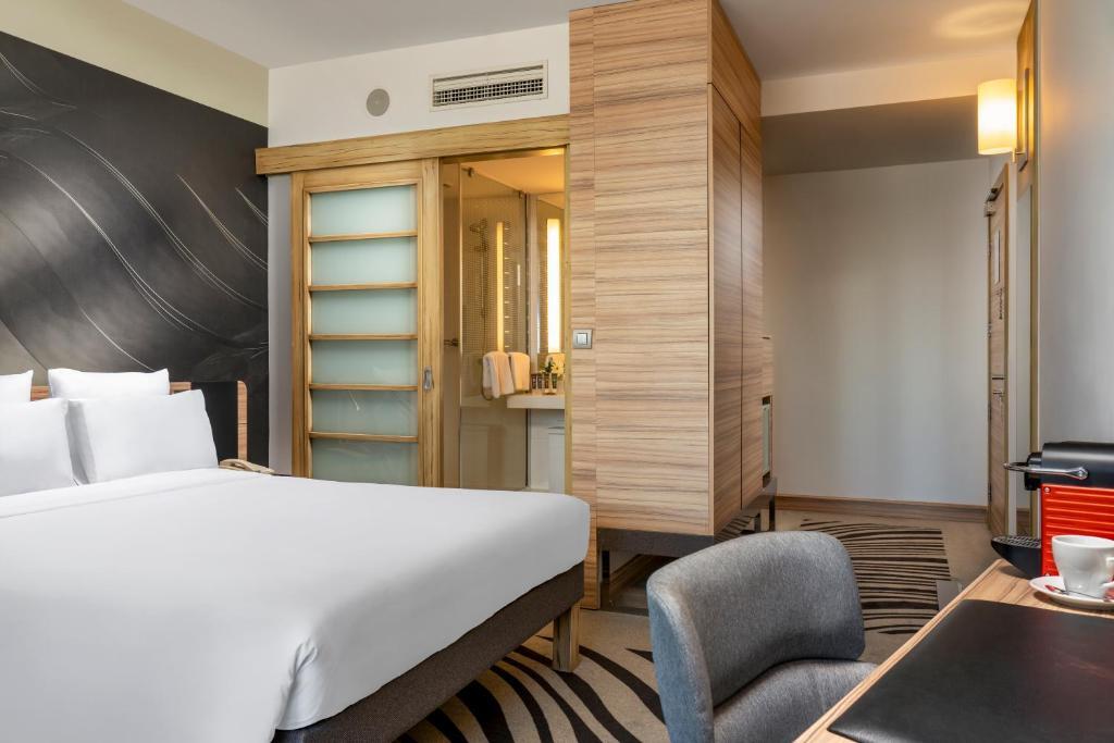 Двухместный номер Executive двуспальная кровать в Hotel Novotel Istanbul Zeytinburnu