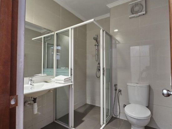 Coral Sands Hotel