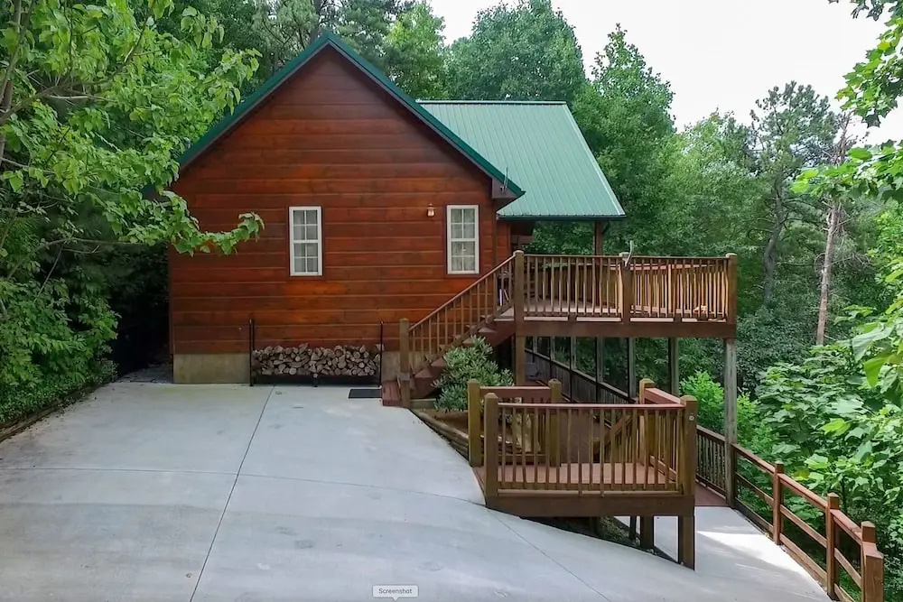 GRANDMOTHER'S - 4 Br Cabin