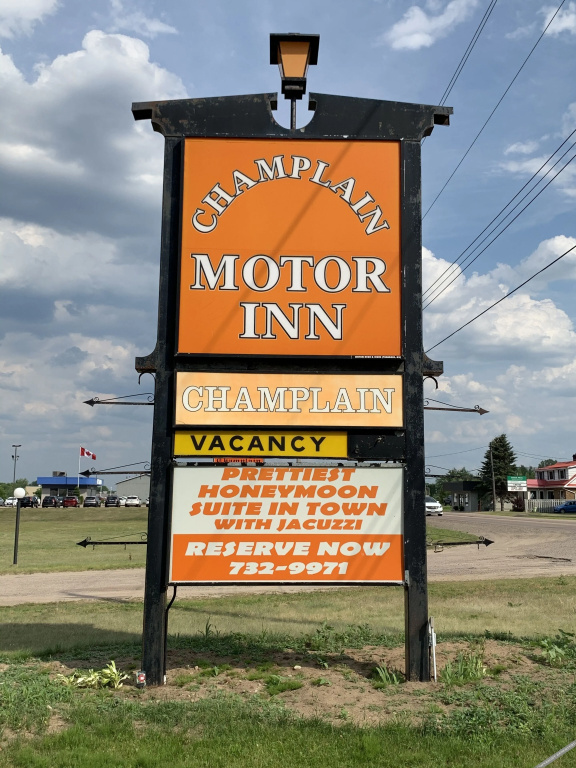 Champlain Motor Inn