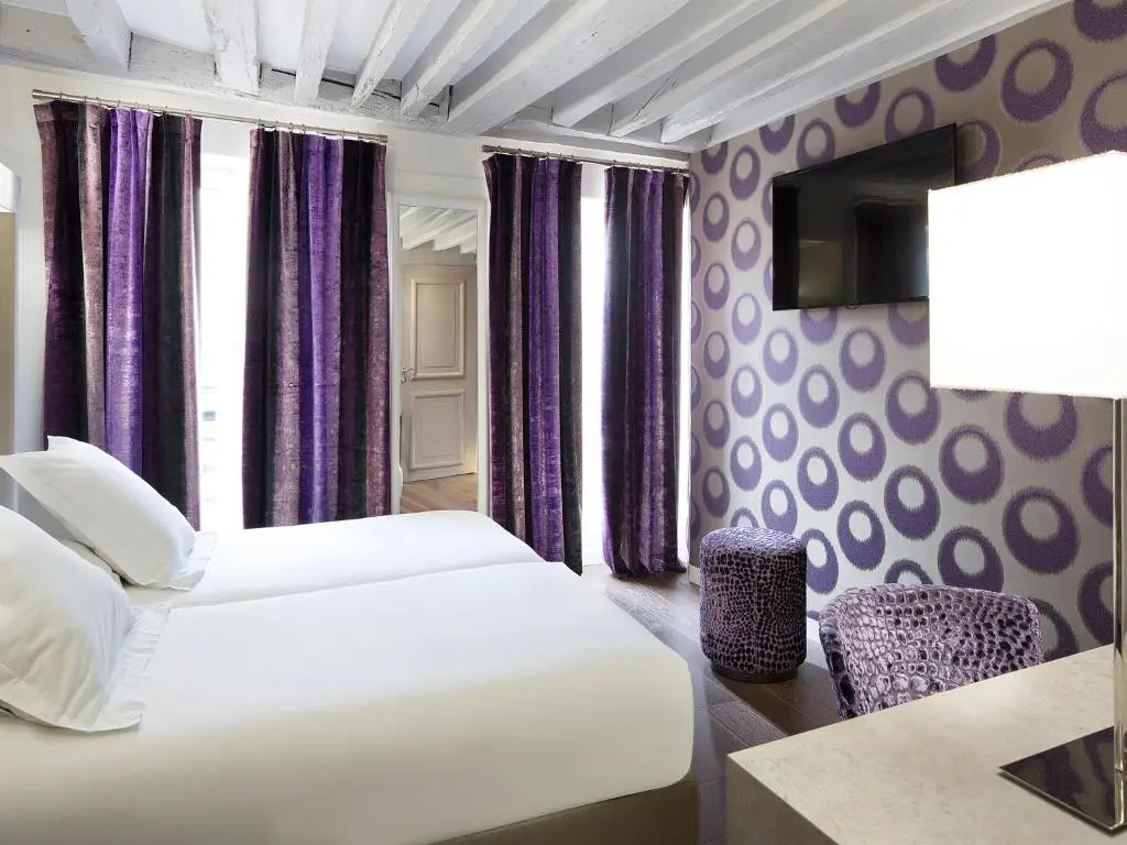 Deluxe Double room (full double bed)