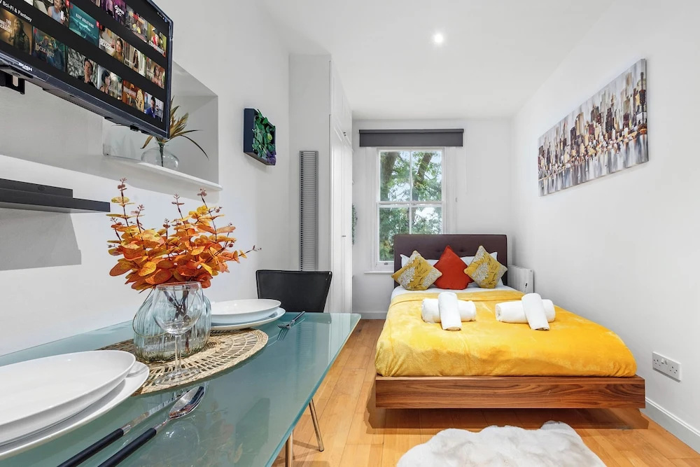 Serviced Studio Flat in Paddington London W2