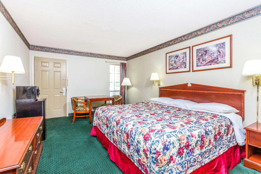 Standard Double room (full double bed)
