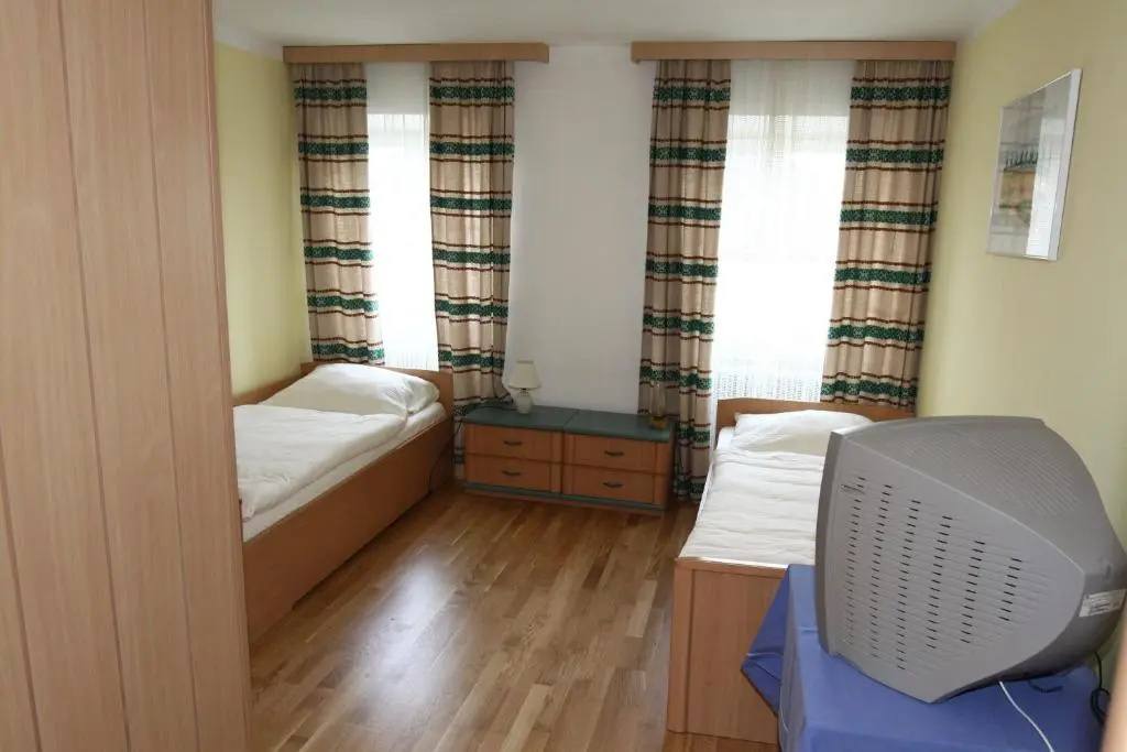 Stiftsgasthof Hochburg - Chambres
