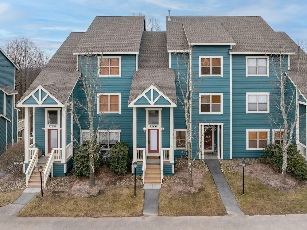 Seven Springs 4 BR Premium Condo, Deck with Views by RedAwning