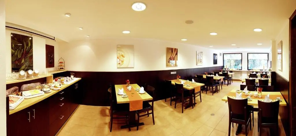 Food & Beverage